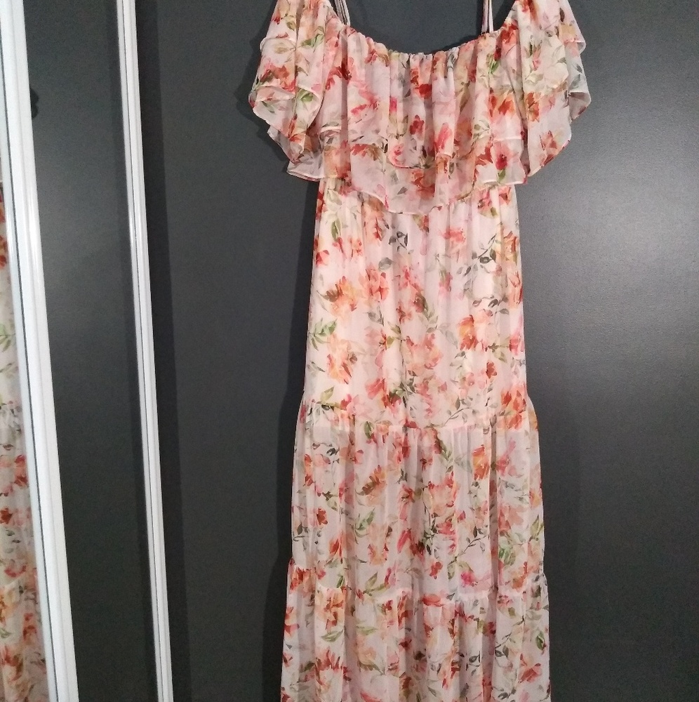 Floral Off the shoulder maxi dress